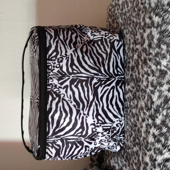 Huge Modella Travel Set! - Picture 2 of 10